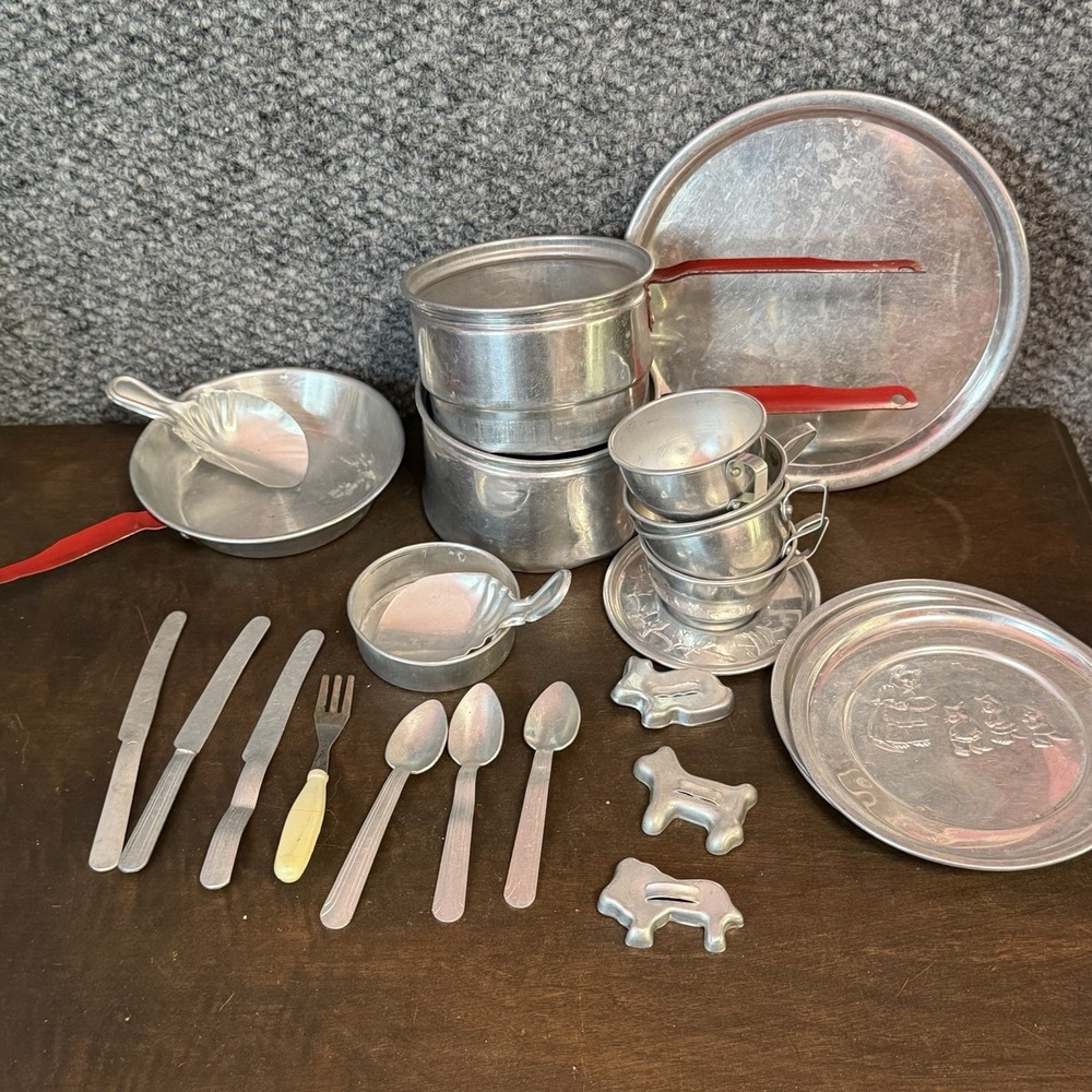 🔥🔥VINTAGE 1950s/1960s CHILTON (25 PC.) ALUMINUM KIDS TOY KITCHEN PLAY SET